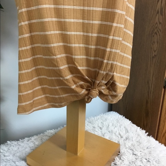 So XL camel stripe double v neck tank top (knotted front can be undone) - Picture 6 of 11